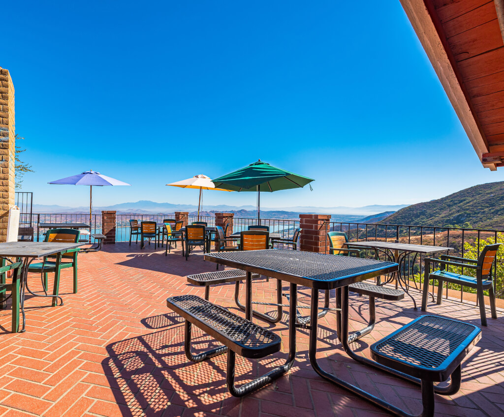 6.94 Acre Property featuring Landmark Restaurant!