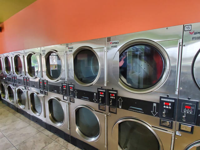 High Income Laundromat in Orange County