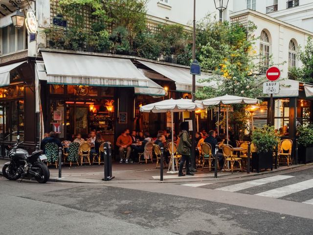 Famous high grossing Restaurant, Bar and Bakery in the heart of LA